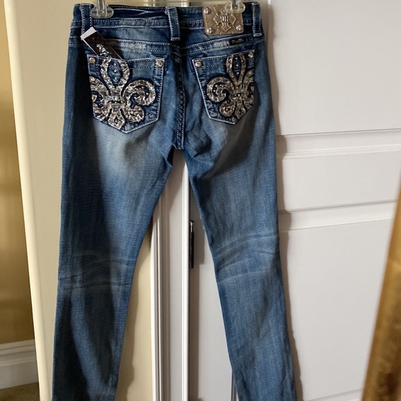 New with tags Miss Me bling pocket jeans-size 27 - Picture 3 of 5